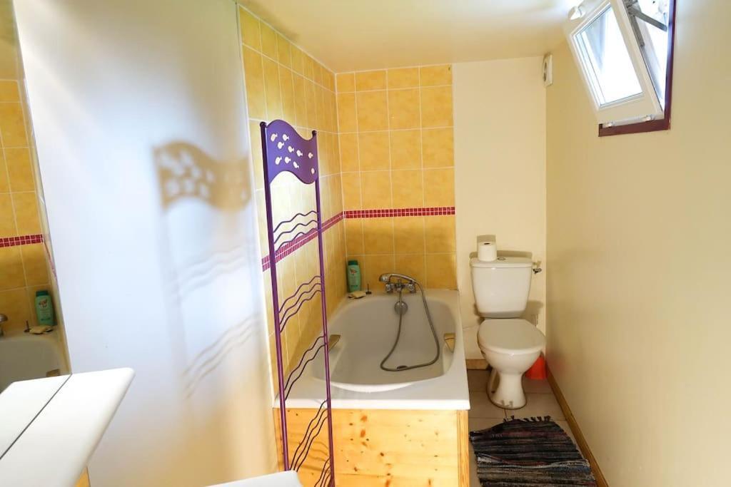 Gite Au Coeur D'Une Residence D'Artiste Saint-Aubin-de-Bonneval المظهر الخارجي الصورة