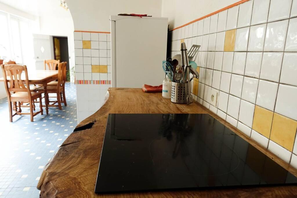 Gite Au Coeur D'Une Residence D'Artiste Saint-Aubin-de-Bonneval المظهر الخارجي الصورة