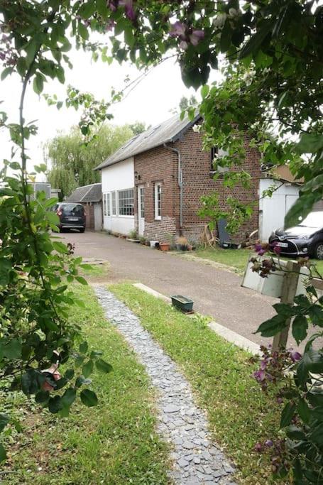 Gite Au Coeur D'Une Residence D'Artiste Saint-Aubin-de-Bonneval المظهر الخارجي الصورة