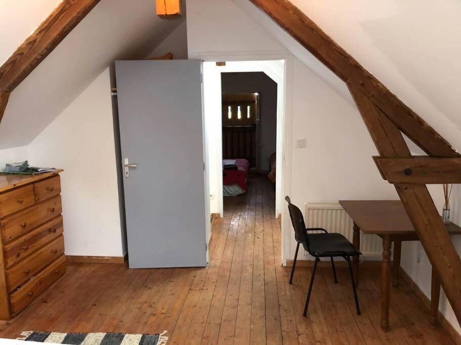 Gite Au Coeur D'Une Residence D'Artiste Saint-Aubin-de-Bonneval المظهر الخارجي الصورة